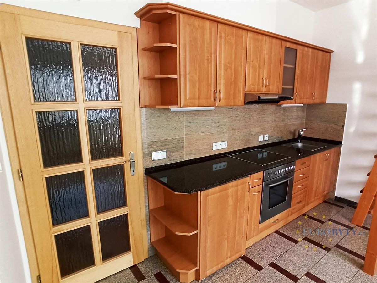 Pronájem bytu 1+kk 35 m²