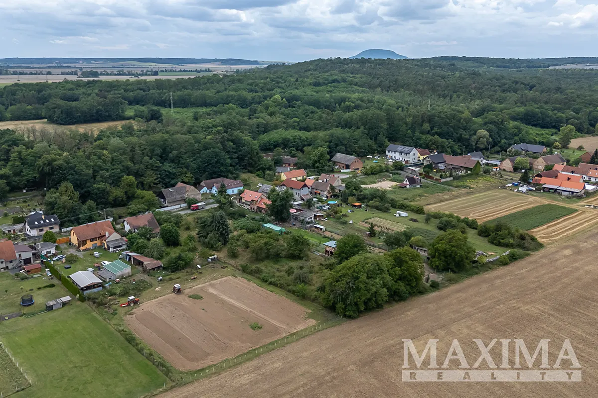 Prodej stavebního pozemku 3823 m²