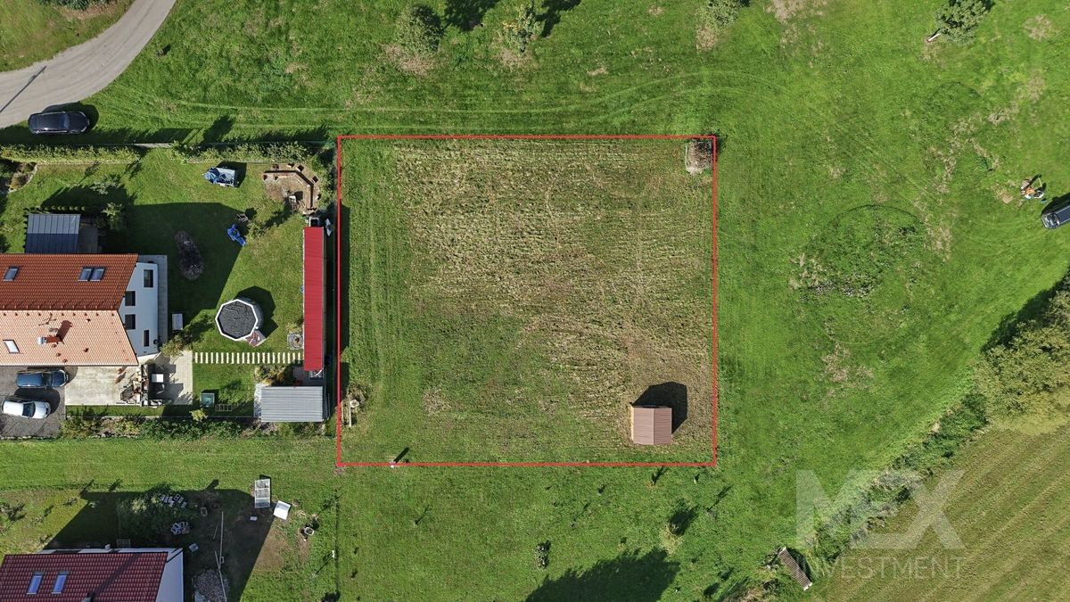 Prodej stavebního pozemku 999 m² – fotografie 3