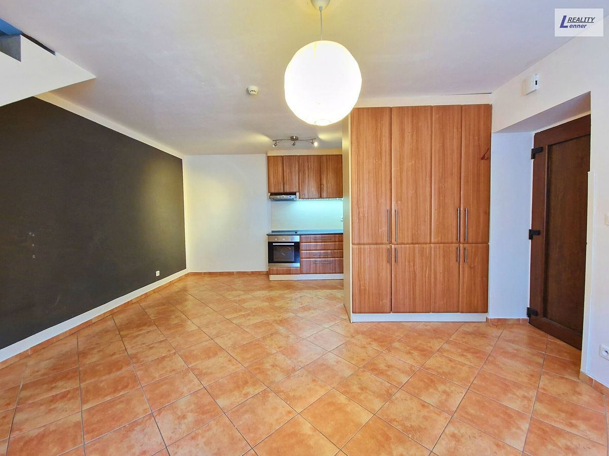 Pronájem bytu 3+kk 72 m² – fotografie 2