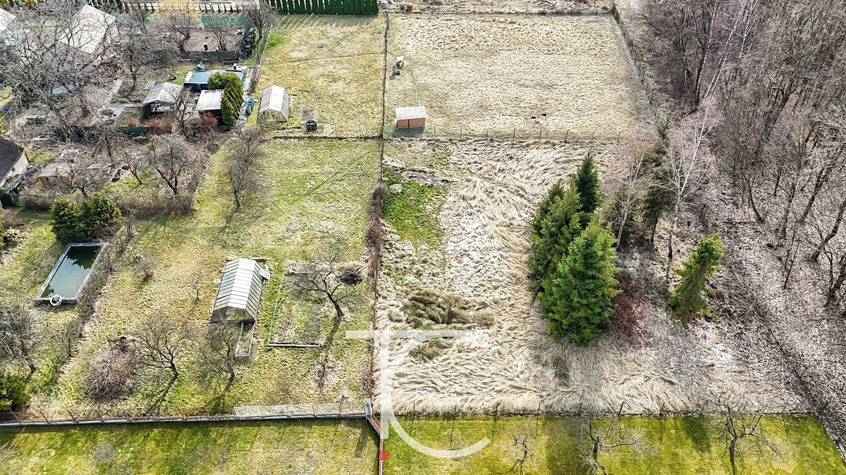 Prodej stavebního pozemku 1900 m² – fotografie 3