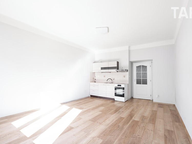 Wohnung 1+kk zum Kauf, 34 m² (2 von 10)