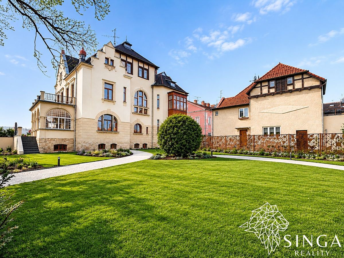 Prodej vily 900 m², pozemek 2018 m²