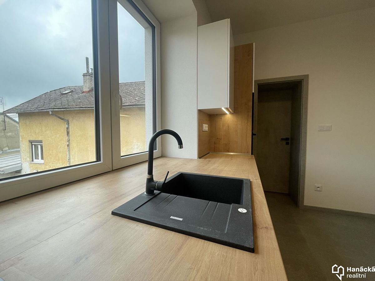 Pronájem bytu 1+kk 29 m² – fotografie 5