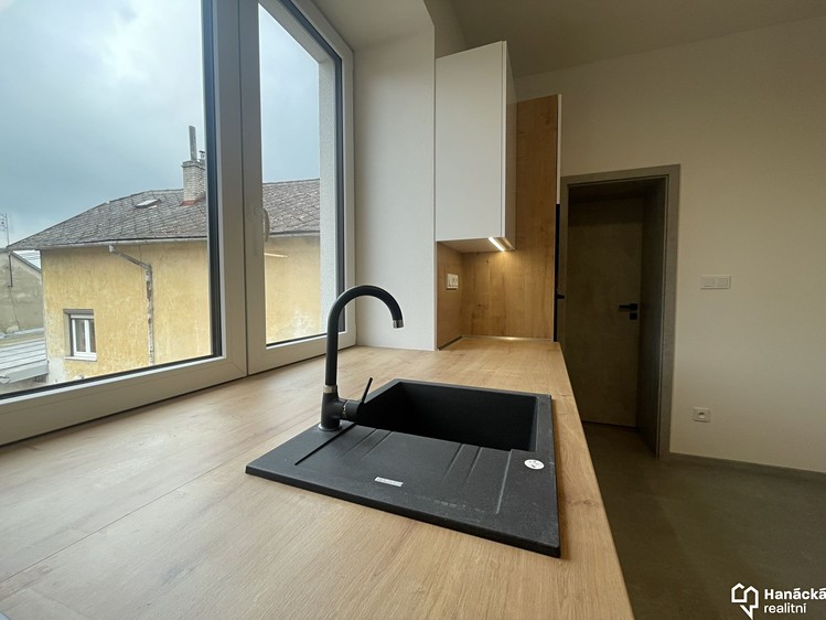 Квартира 1+kk в оренду, 29 м² (5 з 16)