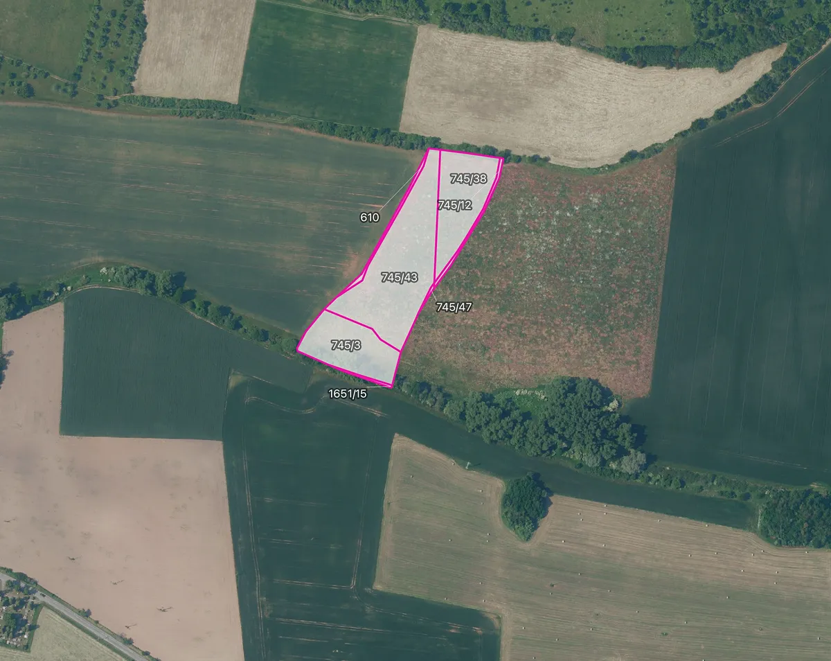 Prodej pole 7947 m²