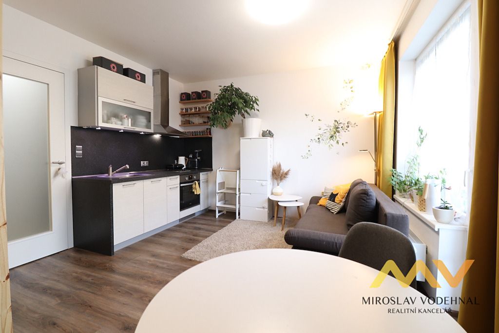 Pronájem bytu 1+kk 32 m² – fotografie 2