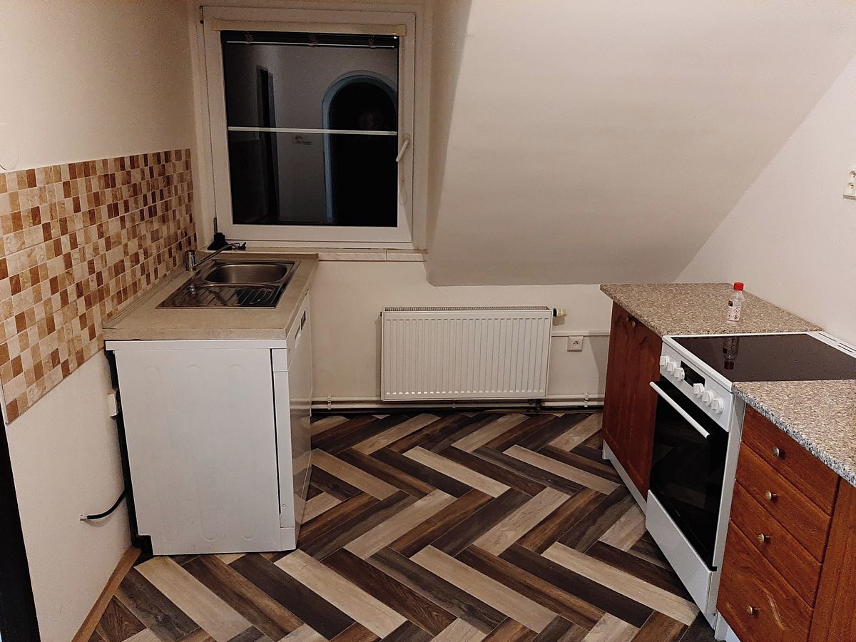 Pronájem bytu 3+1 90 m² – fotografie 2
