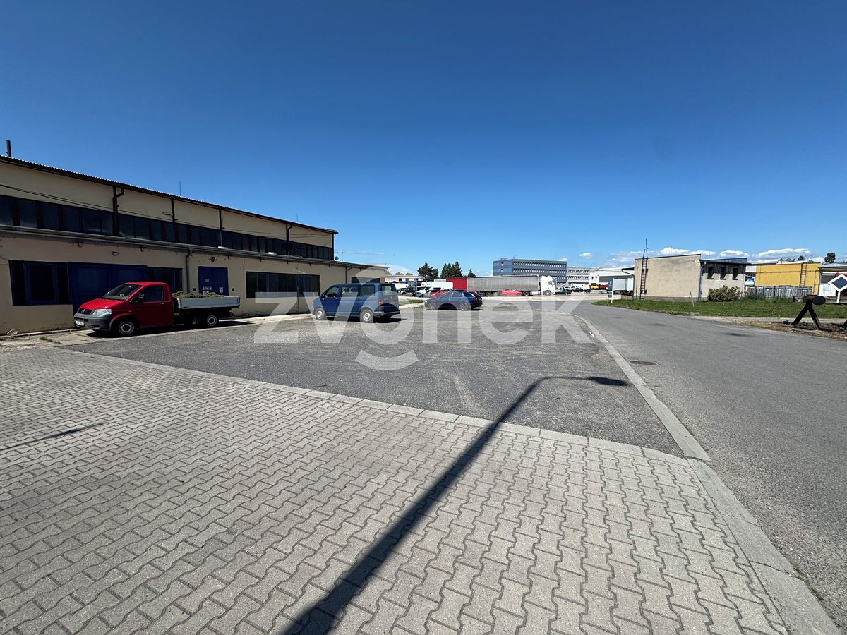 Pronájem pozemku 352 m²