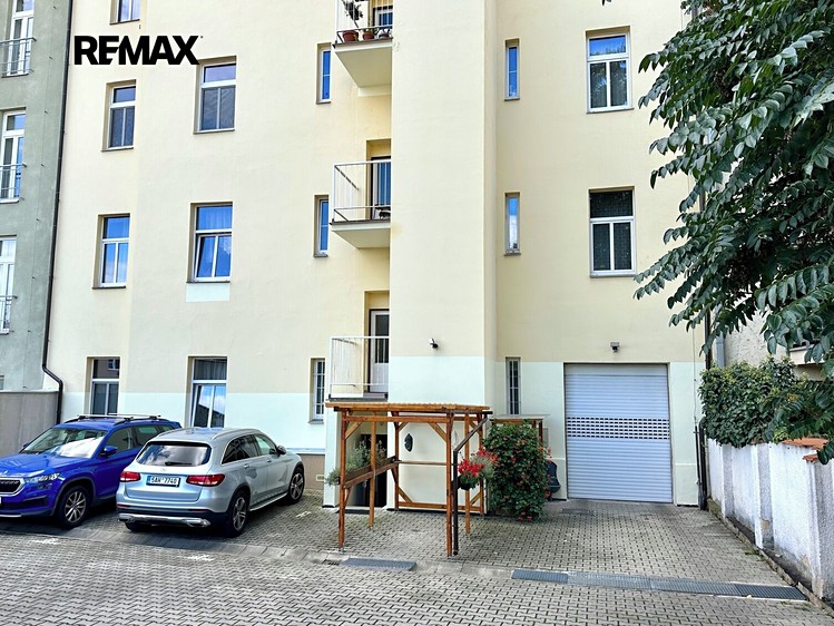Prodej komerčního prostoru, 736 m² (6 z 34)
