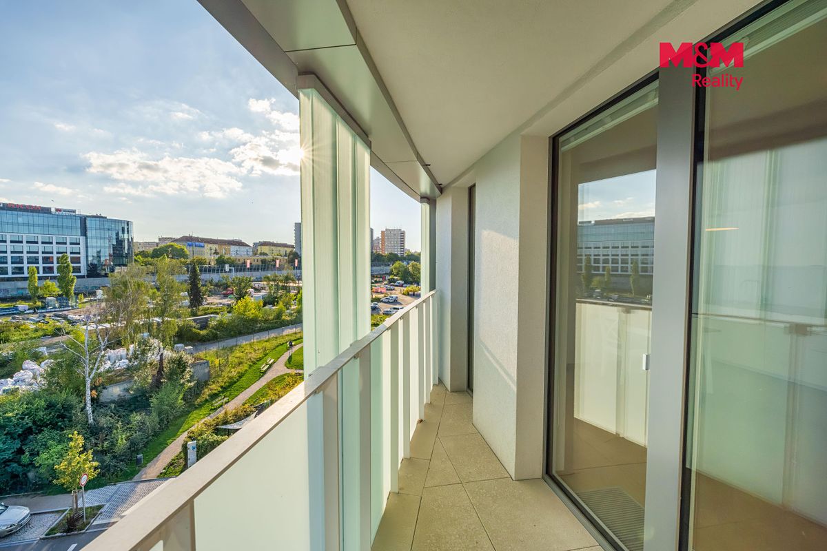 Pronájem bytu 1+kk 34 m² – fotografie 4