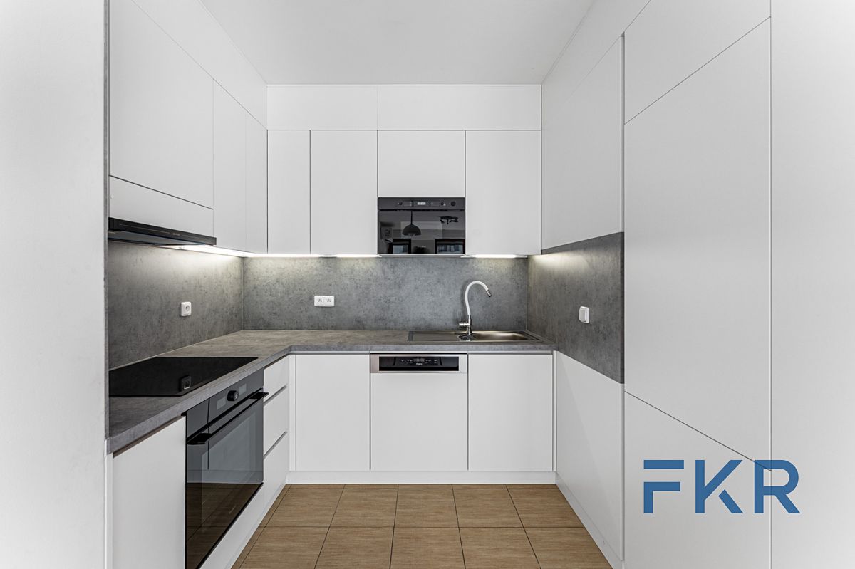 Pronájem bytu 2+kk 47 m² – fotografie 3