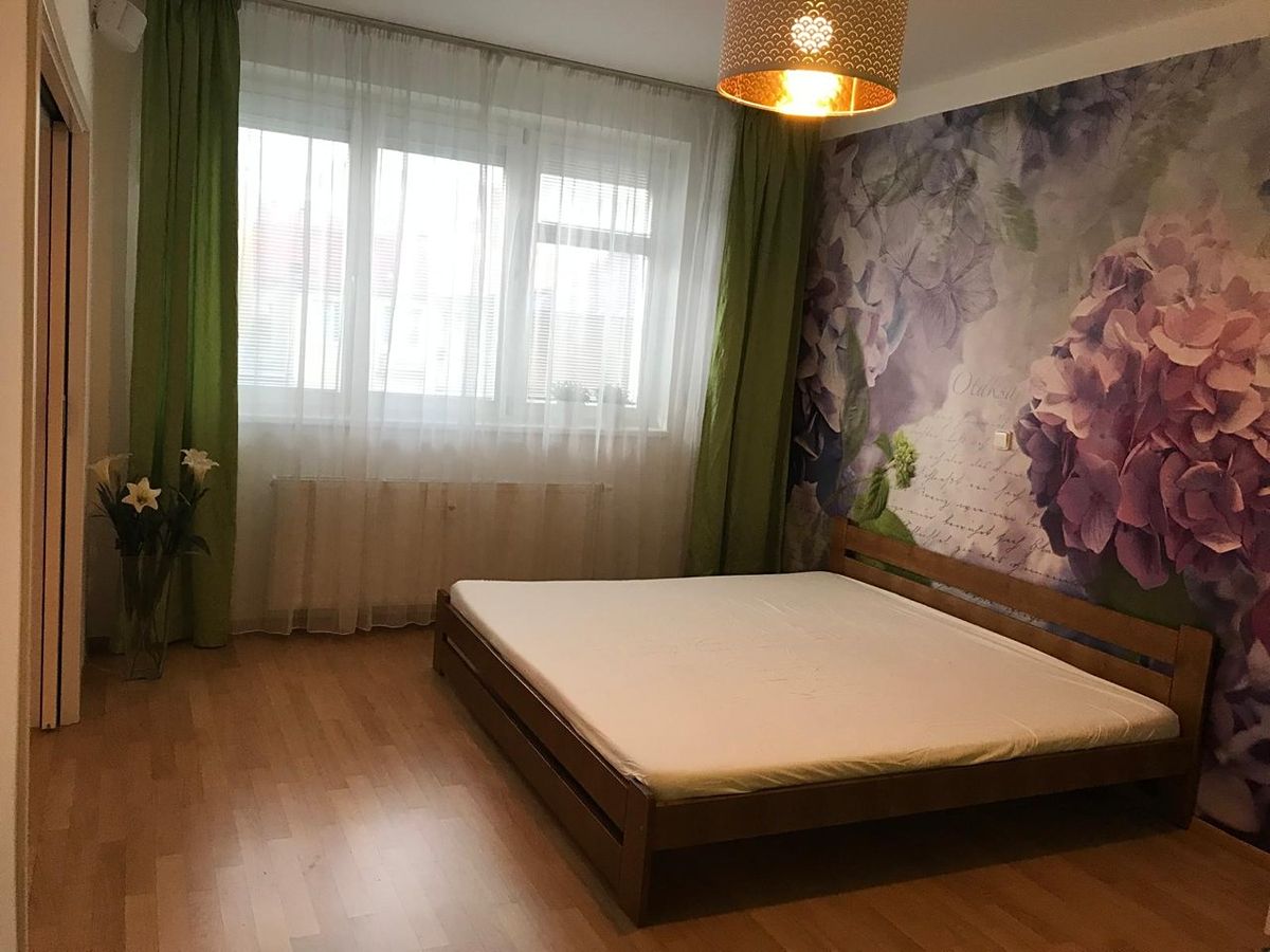 Pronájem bytu 2+1 79 m² – fotografie 3