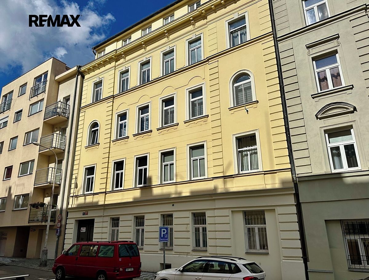 Prodej činžovního domu 736 m²