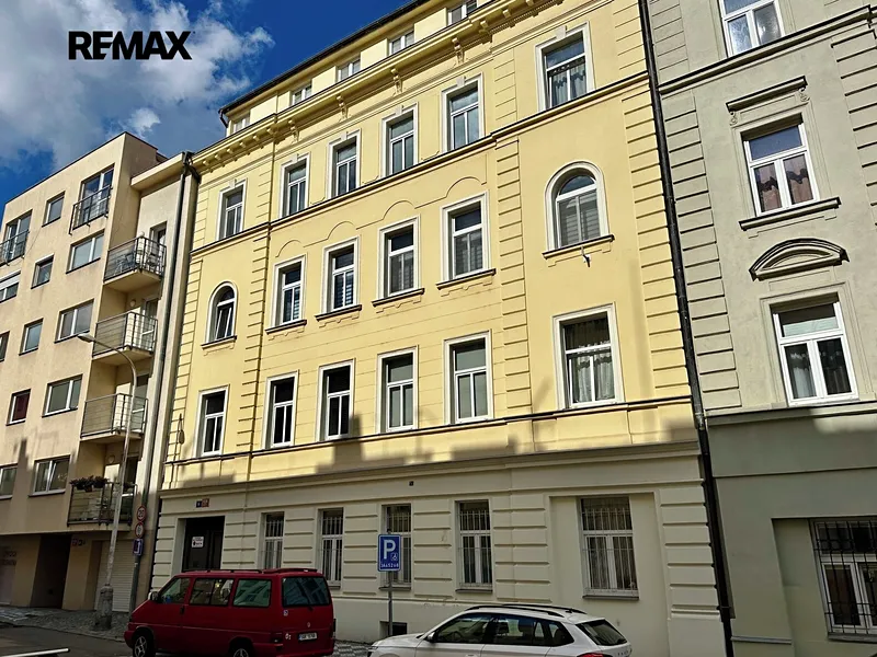 Prodej nájemního (činžovního) domu 736 m², Praha 5 - Smíchov