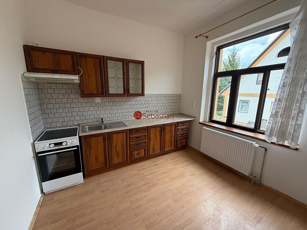 Pronájem bytu 2+kk 29 m² – fotografie 2