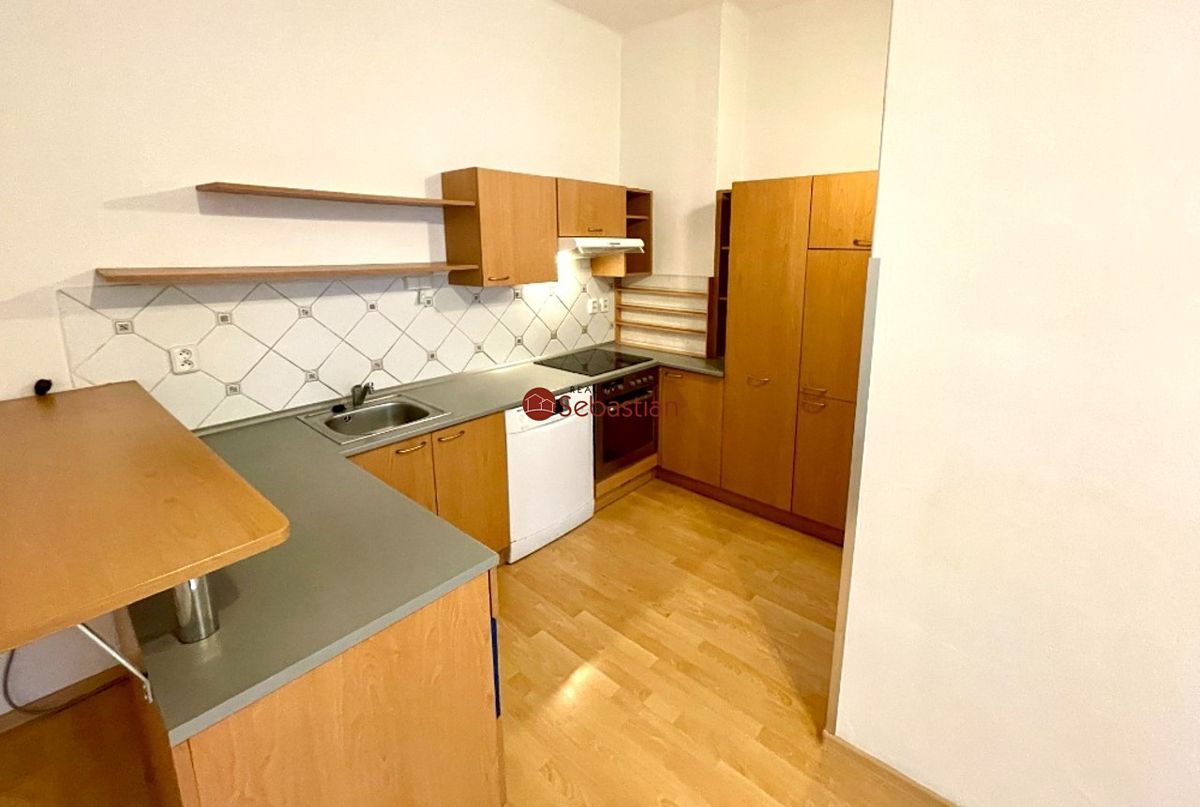 Pronájem bytu 2+kk 83 m² – fotografie 3