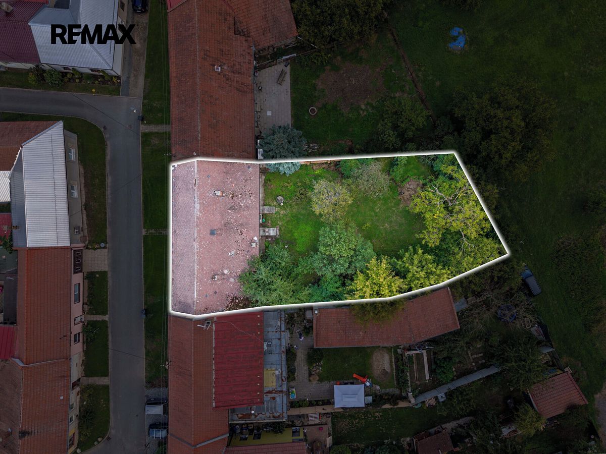 Prodej rodinného domu 160 m², pozemek 723 m² – fotografie 2