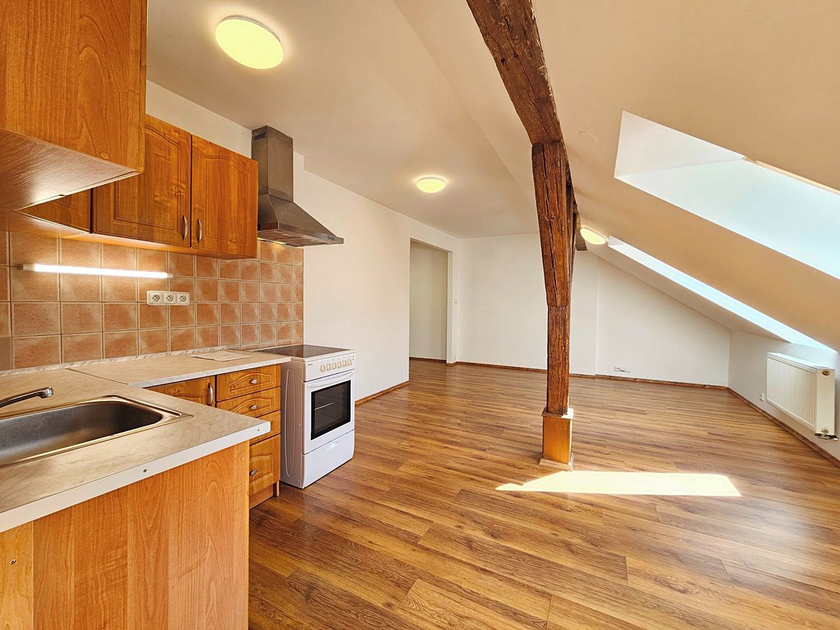 Pronájem bytu 2+kk 57 m² – fotografie 3