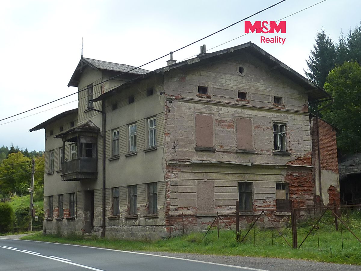 Prodej rodinného domu 1200 m², pozemek 1251 m²