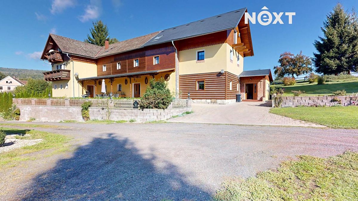 Prodej rodinného domu 574 m², pozemek 3300 m²