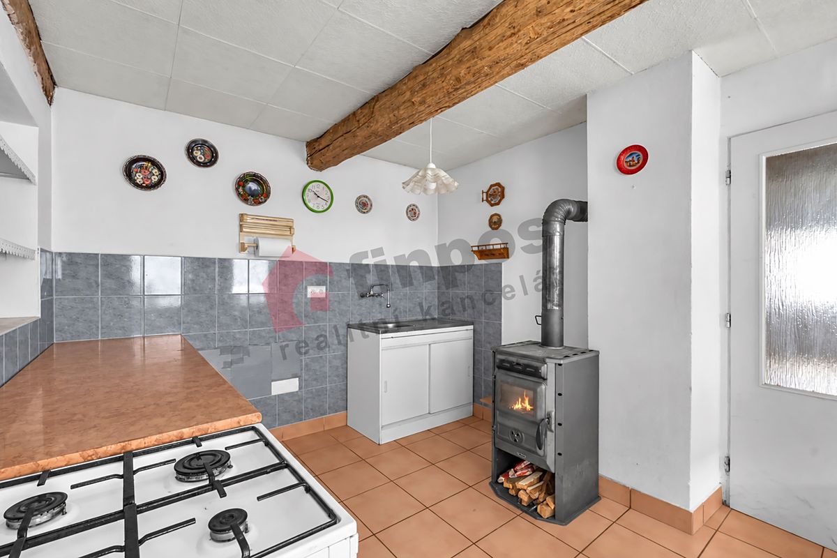Prodej rodinného domu 68 m², pozemek 592 m² – fotografie 4