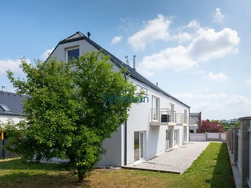 Pronájem bytu 1+kk 25 m², Horoměřice – náhled fotky 1