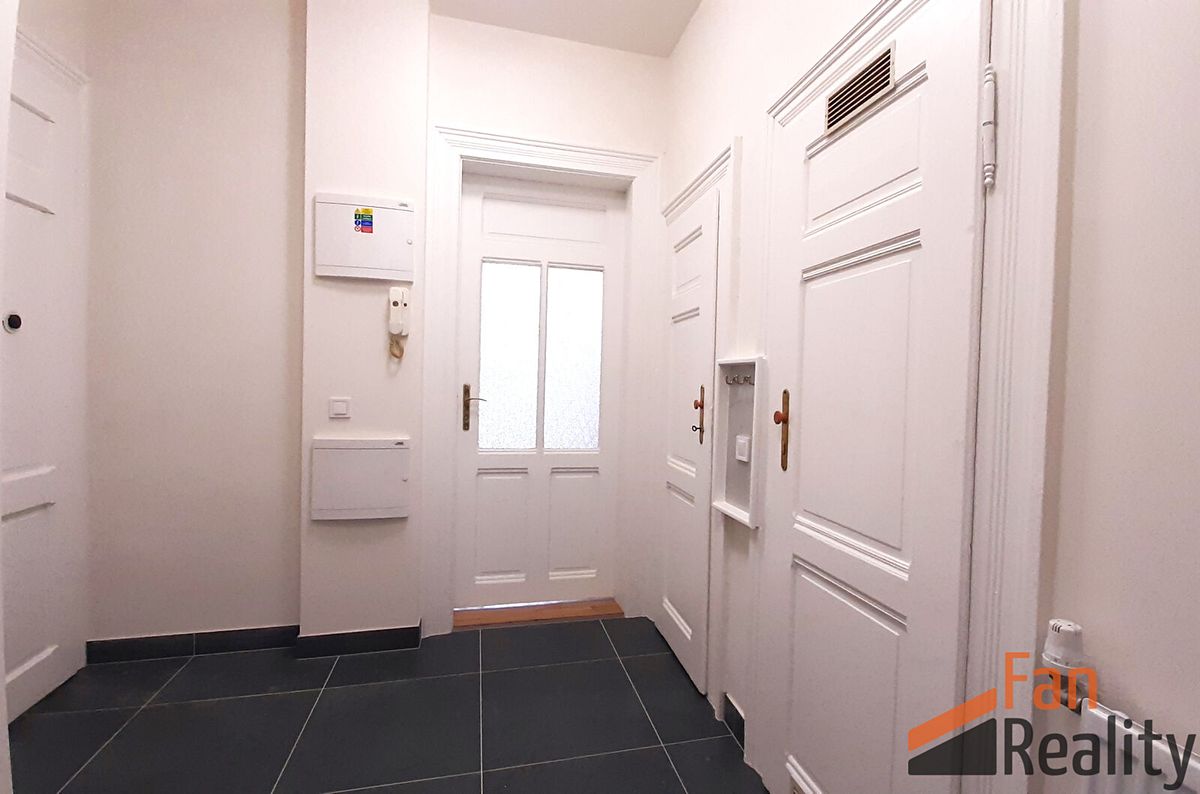 Pronájem bytu 2+kk 54 m² – fotografie 2