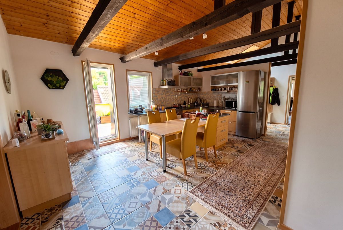 Prodej vícegeneračního domu 396 m², pozemek 198 m² – fotografie 3