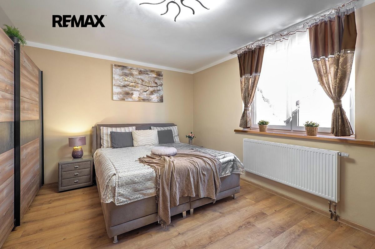 Prodej rodinného domu 200 m², pozemek 435 m² – fotografie 3