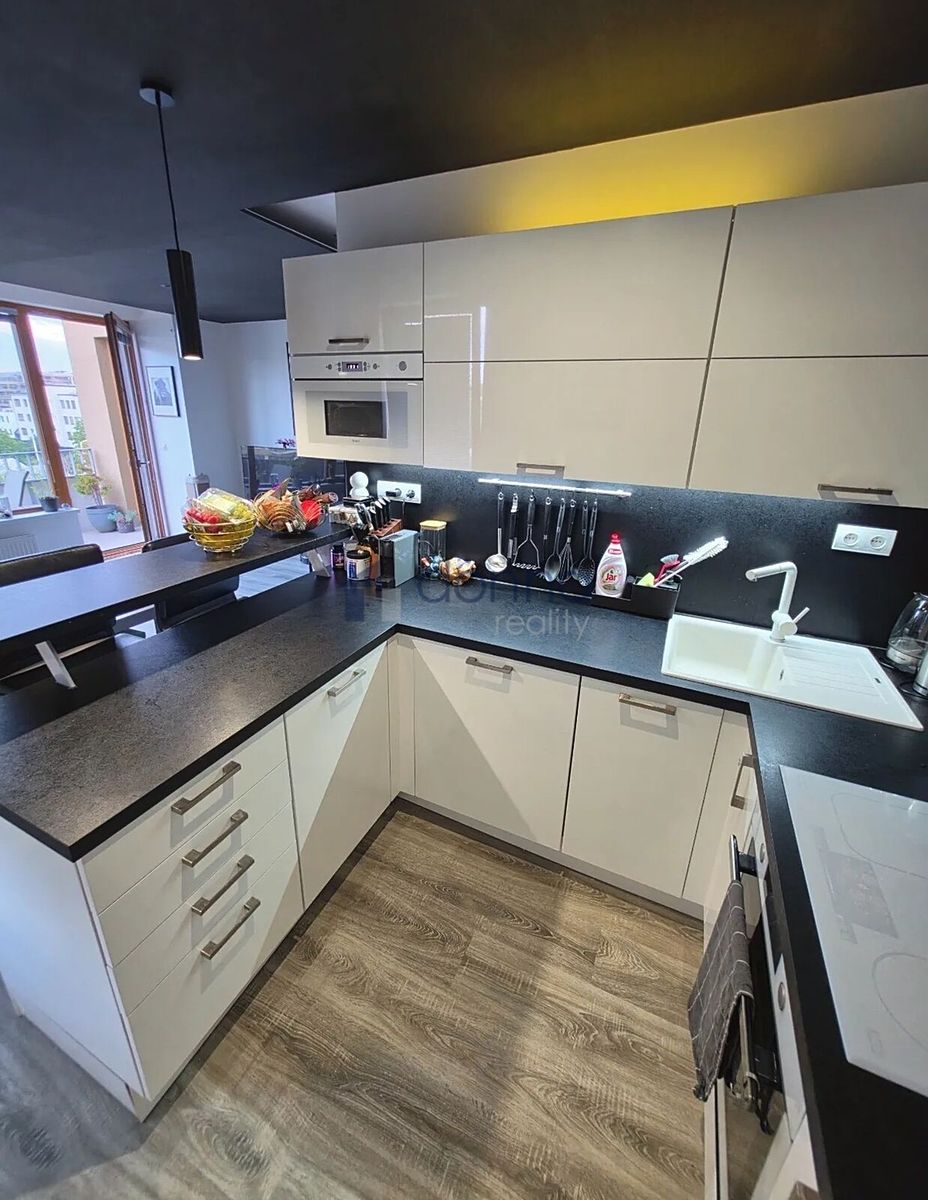 Pronájem bytu 2+kk 55 m² – fotografie 4