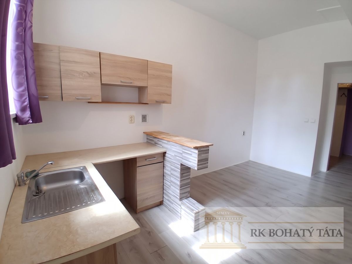 Pronájem skladového prostoru 26 m² – fotografie 3