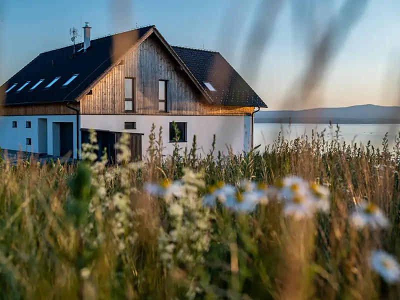 Prodej vícegeneračního domu 602 m², pozemek 2000 m², Frymburk – náhled fotky 1