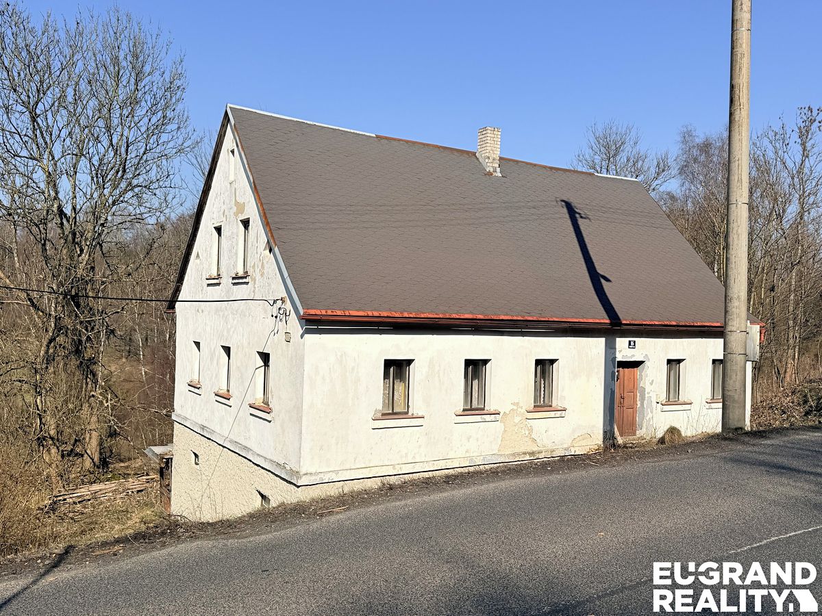 Prodej rodinného domu 198 m², pozemek 923 m²
