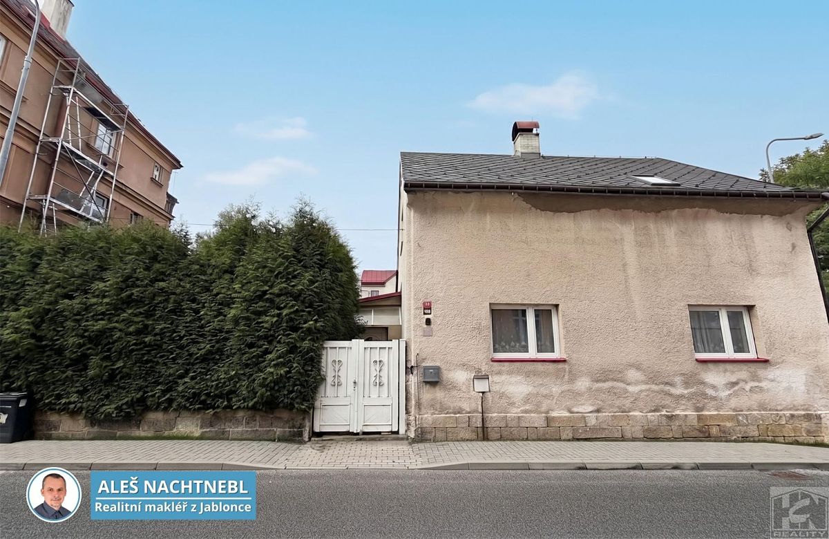 Prodej rodinného domu 330 m², pozemek 469 m² – fotografie 5