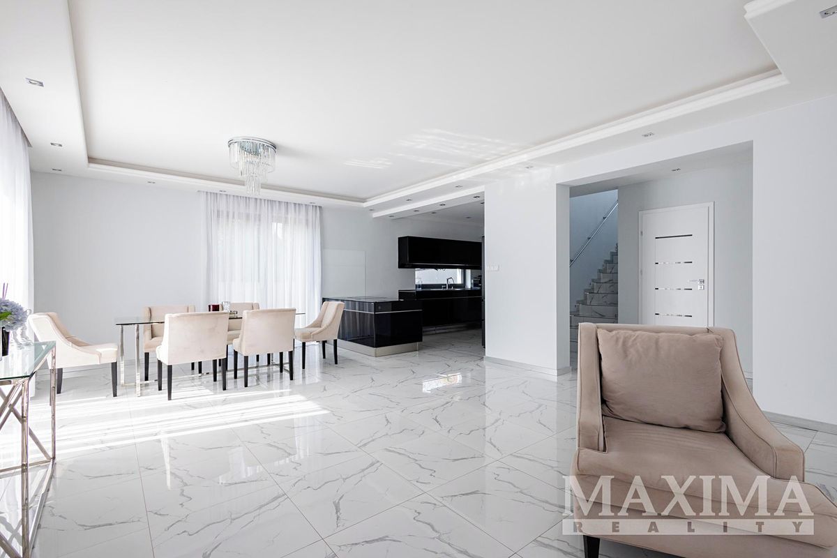 Prodej rodinného domu 198 m², pozemek 569 m² – fotografie 4