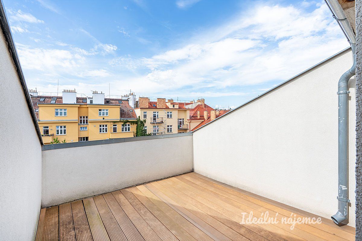 Pronájem bytu 4+kk 127 m² – fotografie 3