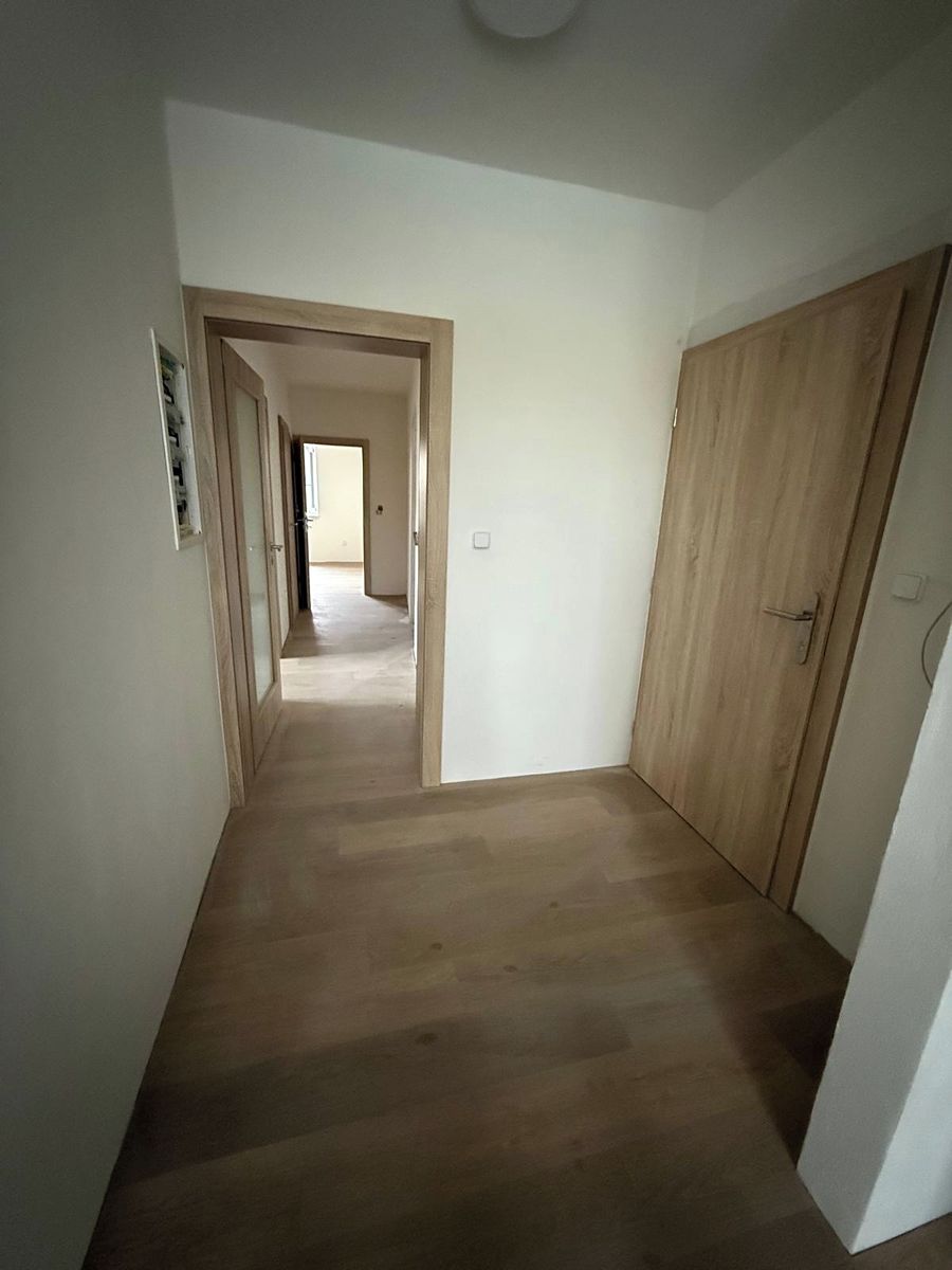 Pronájem bytu 3+kk 100 m² – fotografie 3