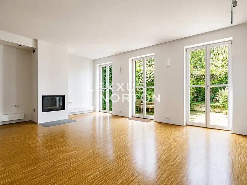 Pronájem rodinného domu 350 m², pozemek 121 m²