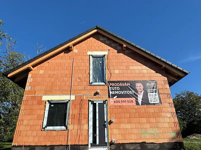 Prodej rodinného domu 147 m², pozemek 612 m², Bobnice – náhled fotky 1