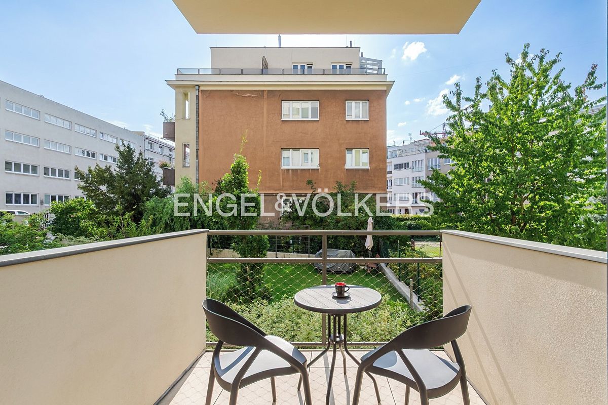 Pronájem bytu 2+kk 65 m² – fotografie 3