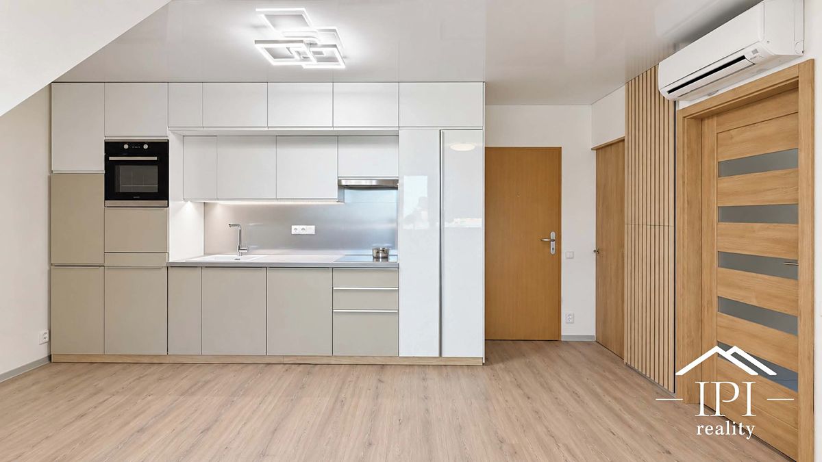 Pronájem bytu 2+kk 36 m² – fotografie 3