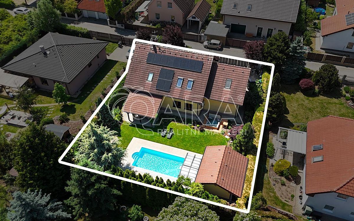 Prodej rodinného domu 255 m², pozemek 775 m²