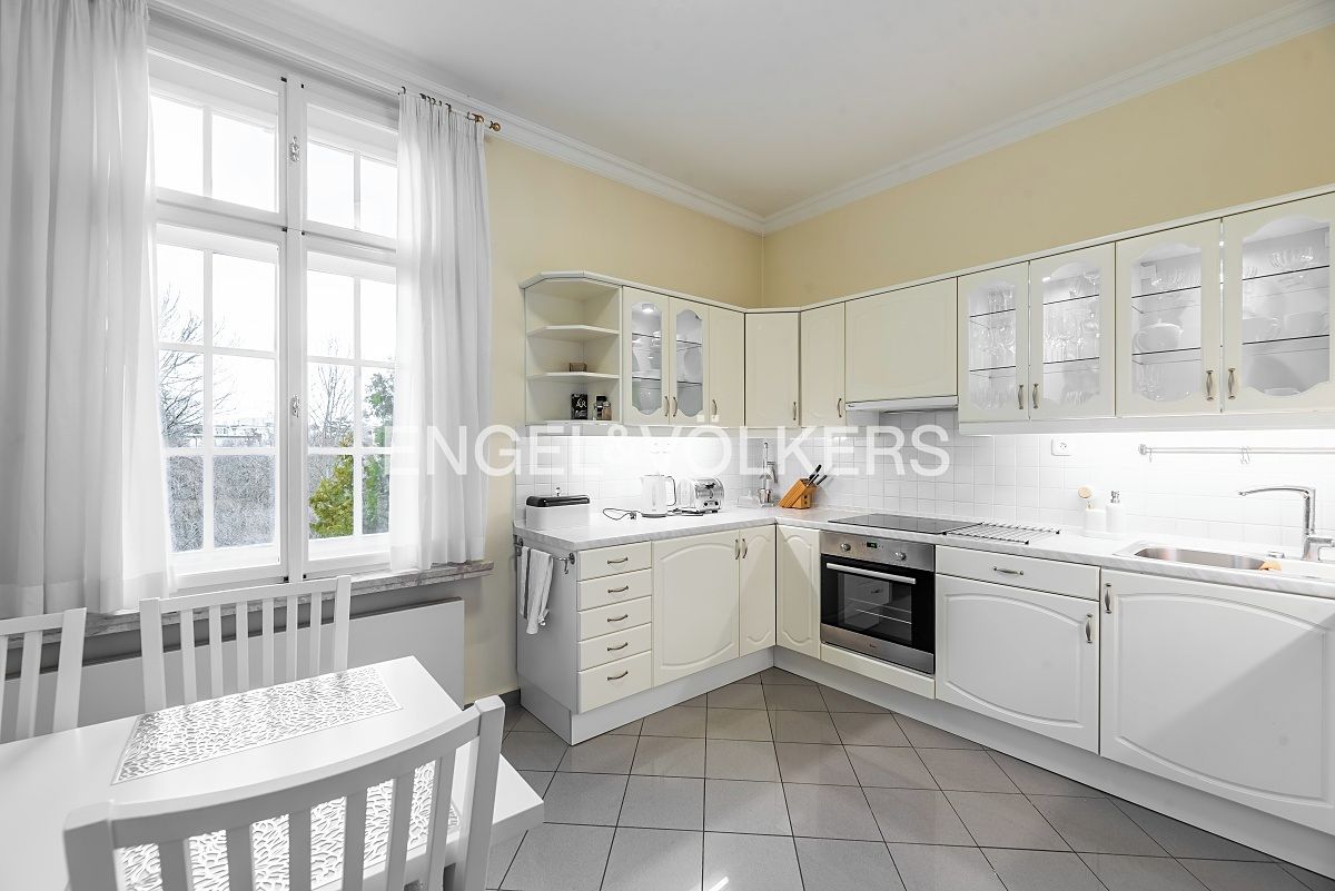 Pronájem bytu 4+1 150 m² – fotografie 2
