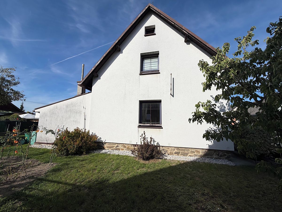 Prodej rodinného domu 100 m², pozemek 404 m² – fotografie 2