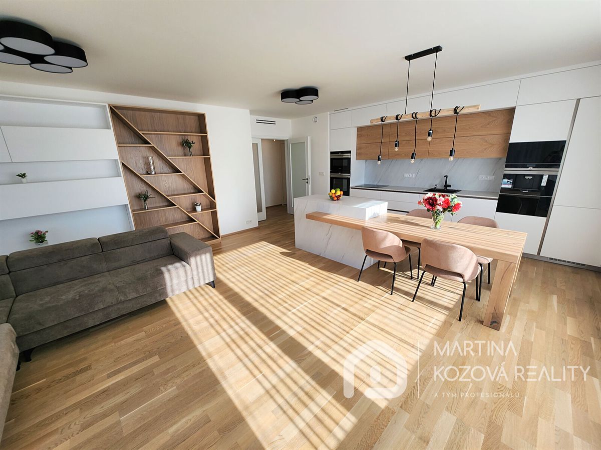 Pronájem bytu 4+kk 120 m² – fotografie 2
