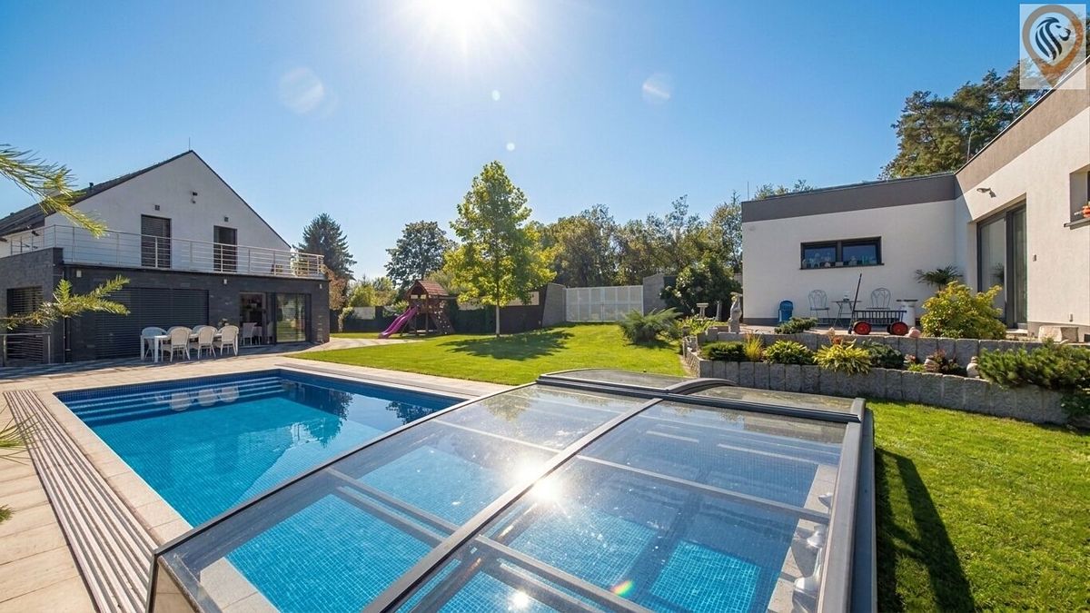 Prodej rodinného domu 256 m², pozemek 1327 m² – fotografie 5