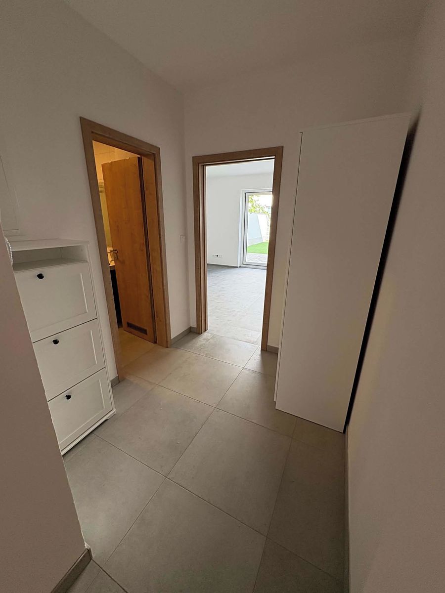 Pronájem bytu 1+kk 30 m² – fotografie 3