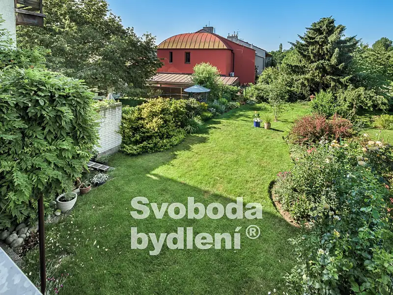 Prodej rodinného domu 222 m², pozemek 344 m², Praha – náhled fotky 2