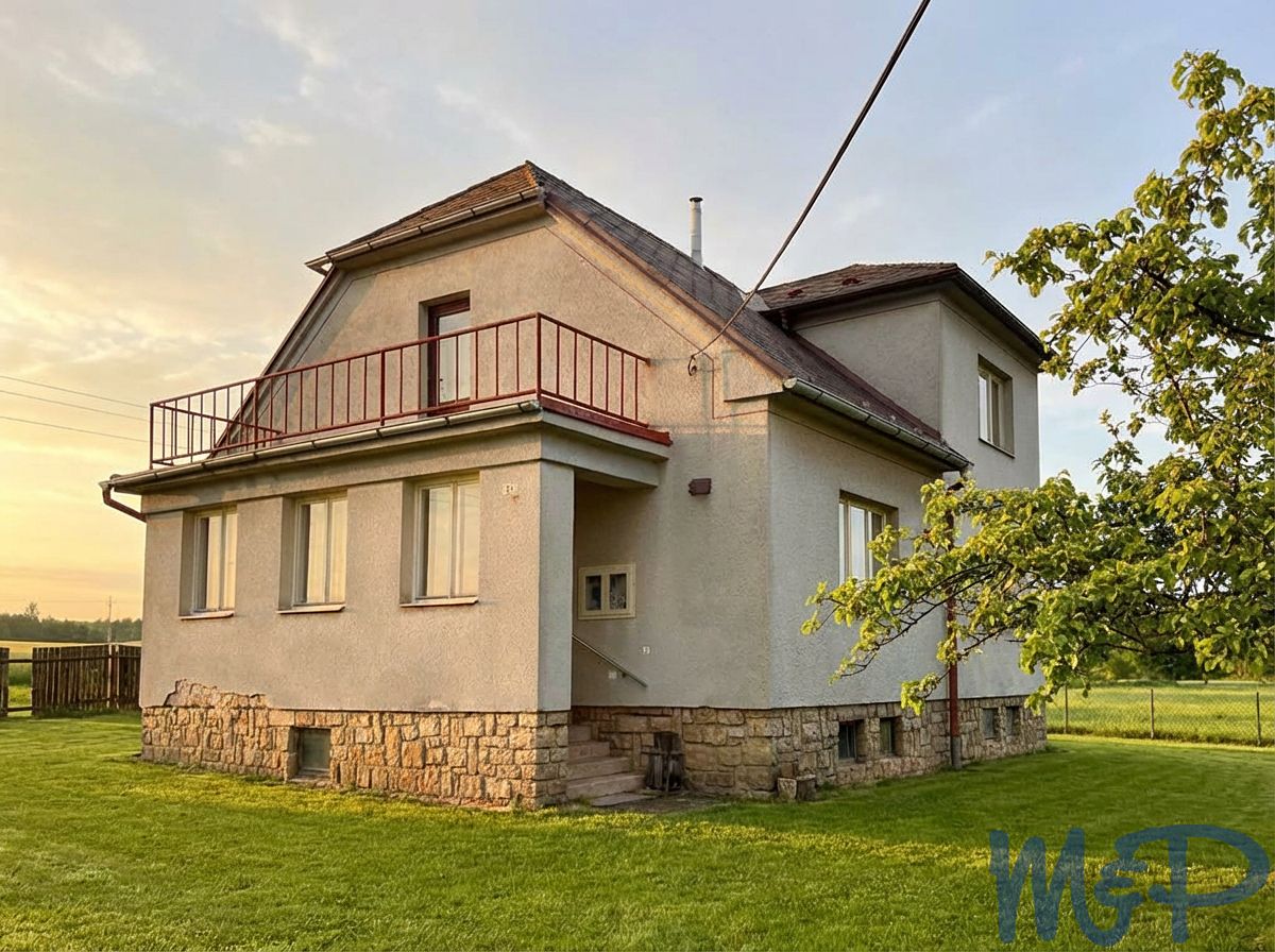 Prodej rodinného domu 185 m², pozemek 1090 m²